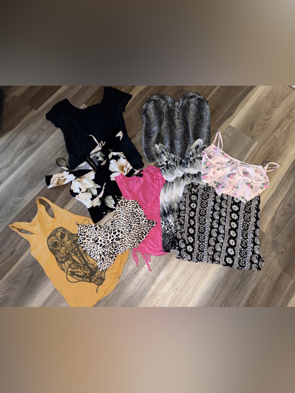 ✨ Summer Top Bundle ✨ (size xs - m)